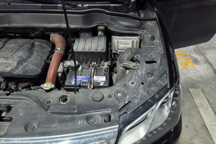 Used Haval H2 2015 1.5T Automatic Two-Wheel Drive Elite Edition Engine Bay Left