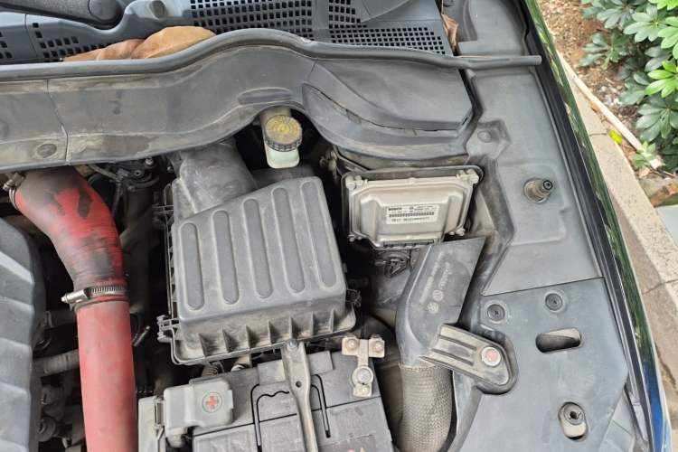 Used Haval H2 2015 1.5T Automatic Two-Wheel Drive Prestige Edition Engine Bay Left