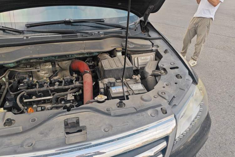 Used Haval H2 2015 1.5T Automatic Two-Wheel Drive Prestige Edition Engine Bay Left