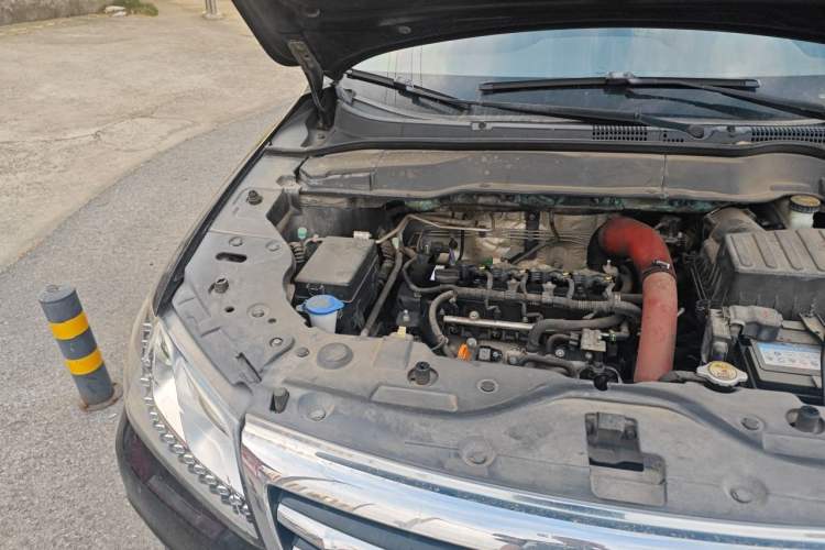 Used Haval H2 2015 1.5T Automatic Two-Wheel Drive Prestige Edition Engine Bay Right