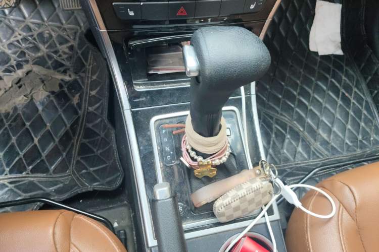 Used Haval H2 2015 1.5T Automatic Two-Wheel Drive Elite Edition Gear Lever