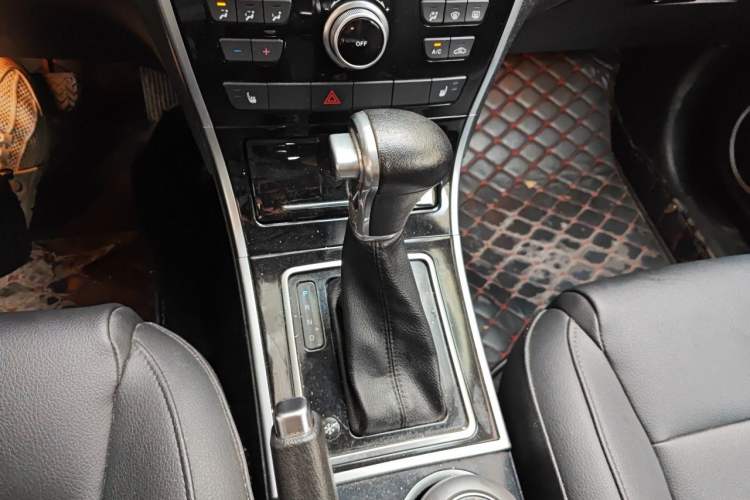 Used Haval H2 2015 1.5T Automatic Two-Wheel Drive Elite Edition Gear Lever