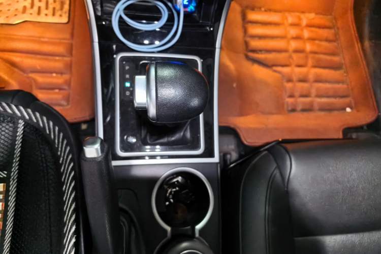 Used Haval H2 2015 1.5T Automatic Two-Wheel Drive Elite Edition Gear Lever