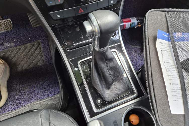 Used Haval H2 2015 1.5T Automatic Two-Wheel Drive Prestige Edition Gear Lever