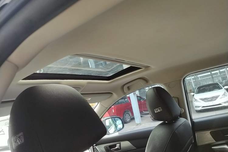 Used Haval H2 2015 1.5T Automatic Two-Wheel Drive Elite Edition Headliner