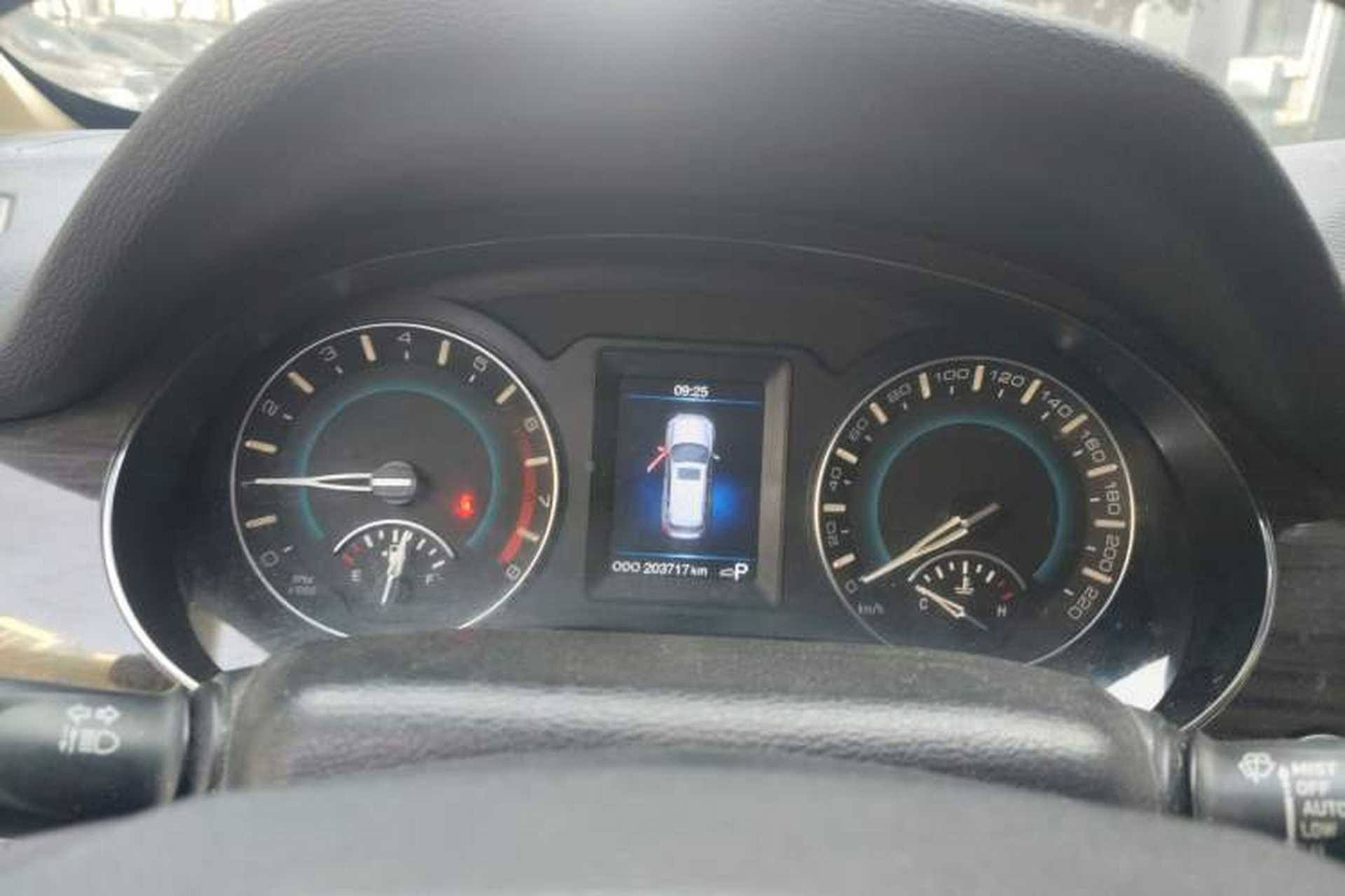 Used Haval H2 2015 1.5T Automatic Two-Wheel Drive Elite Edition Instrument Cluster
