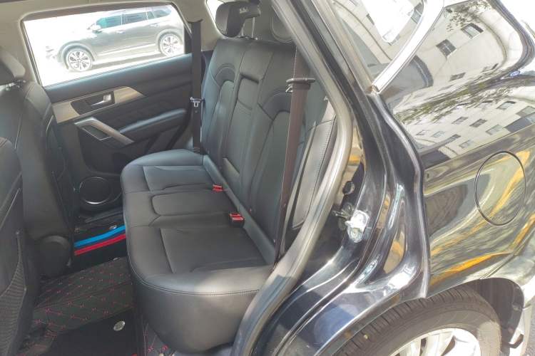 Used Haval H2 2015 1.5T Automatic Two-Wheel Drive Prestige Edition Interior 1