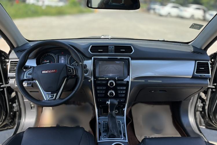 Used Haval H2 2015 1.5T Automatic Two-Wheel Drive Prestige Edition Interior 1