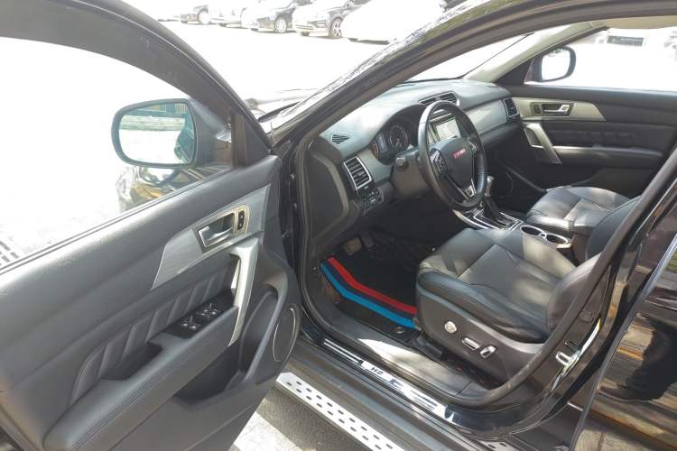 Used Haval H2 2015 1.5T Automatic Two-Wheel Drive Prestige Edition Interior 2