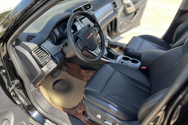 Used Haval H2 2015 1.5T Automatic Two-Wheel Drive Prestige Edition Interior 2