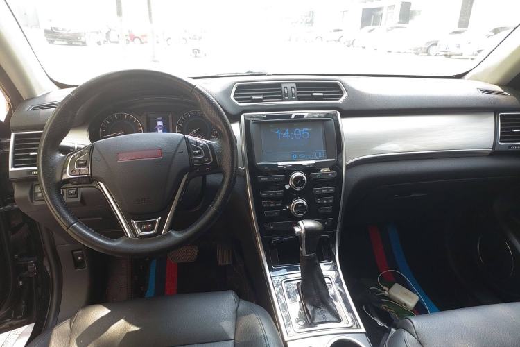 Used Haval H2 2015 1.5T Automatic Two-Wheel Drive Prestige Edition Interior 3