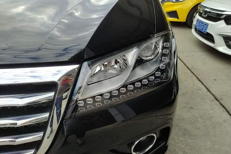 Used Haval H2 2015 1.5T Automatic Two-Wheel Drive Elite Edition Left Front Headlight