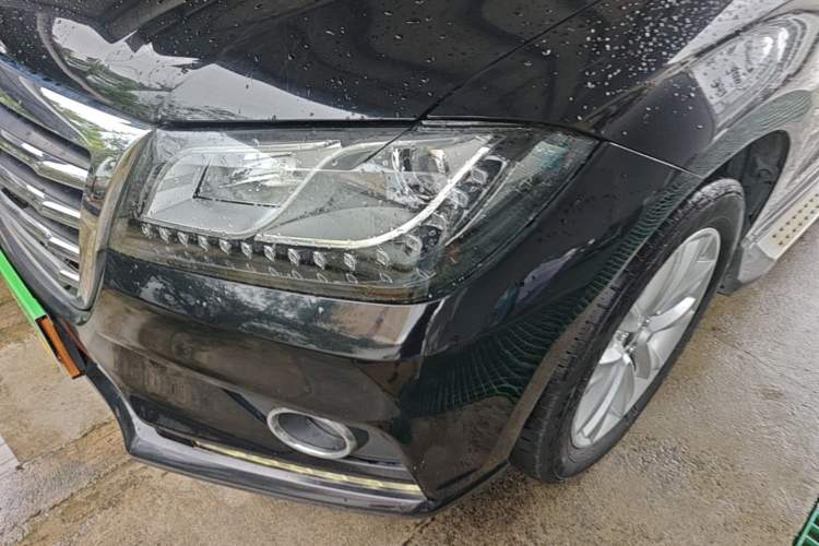 Used Haval H2 2015 1.5T Automatic Two-Wheel Drive Elite Edition Left Front Headlight