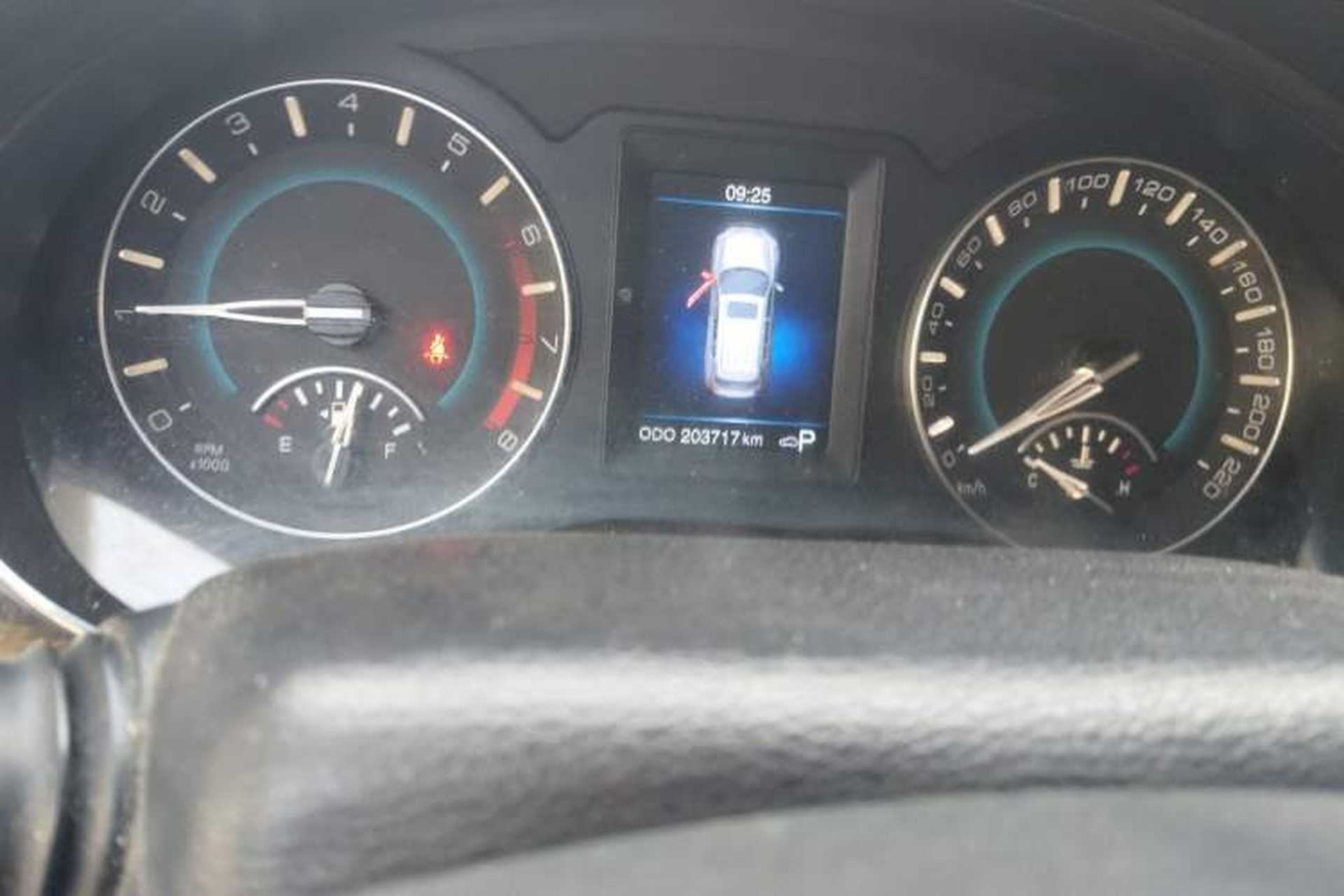 Used Haval H2 2015 1.5T Automatic Two-Wheel Drive Elite Edition Odometer Close Up