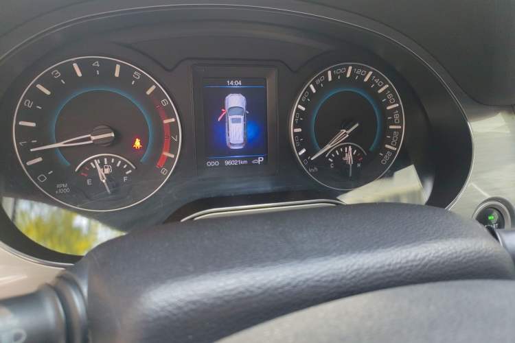Used Haval H2 2015 1.5T Automatic Two-Wheel Drive Prestige Edition Odometer Close Up