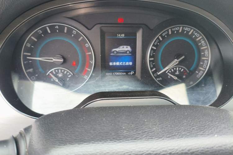Used Haval H2 2015 1.5T Automatic Two-Wheel Drive Elite Edition Odometer Close Up