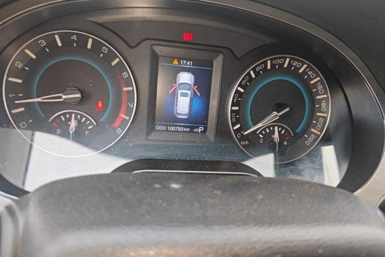 Used Haval H2 2015 1.5T Automatic Two-Wheel Drive Prestige Edition Odometer Close Up