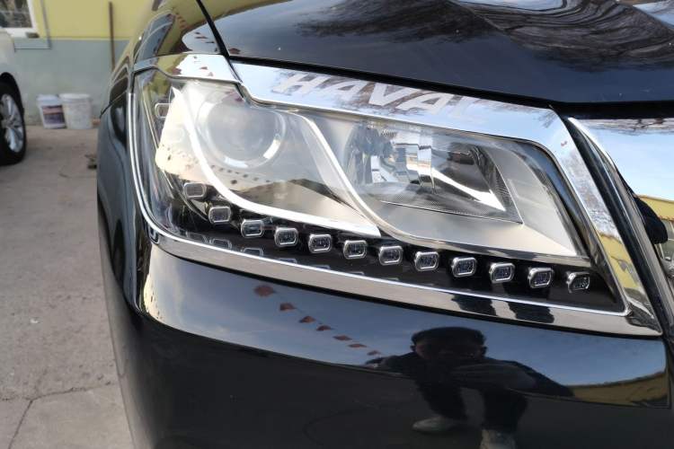 Used Haval H2 2015 1.5T Automatic Two-Wheel Drive Elite Edition Right Front Headlight