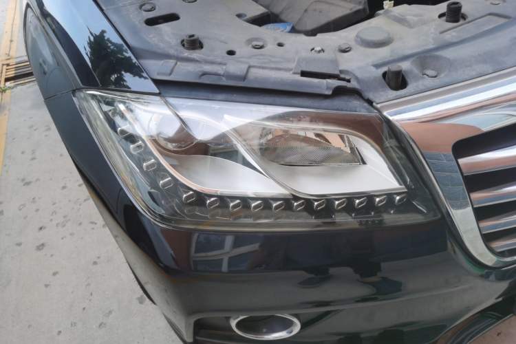 Used Haval H2 2015 1.5T Automatic Two-Wheel Drive Elite Edition Right Front Headlight