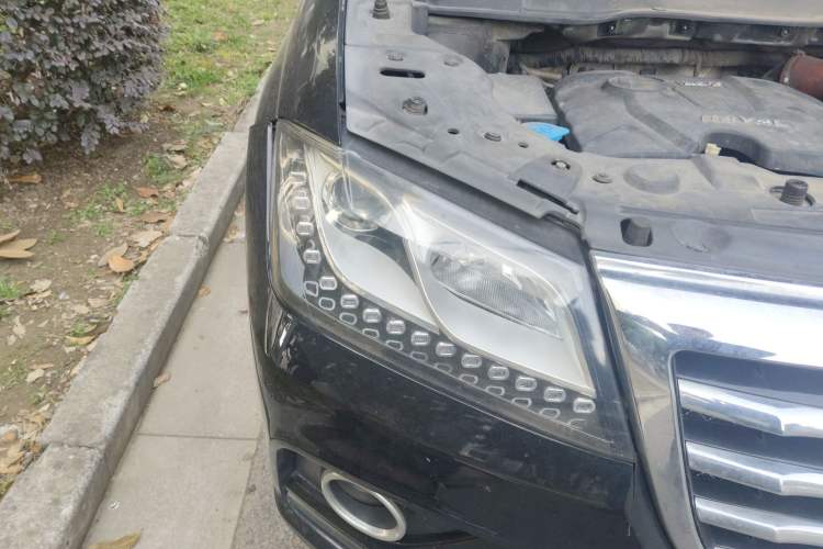 Used Haval H2 2015 1.5T Automatic Two-Wheel Drive Elite Edition Right Front Headlight