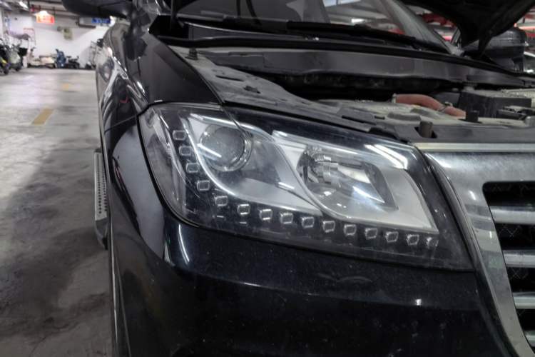 Used Haval H2 2015 1.5T Automatic Two-Wheel Drive Elite Edition Right Front Headlight