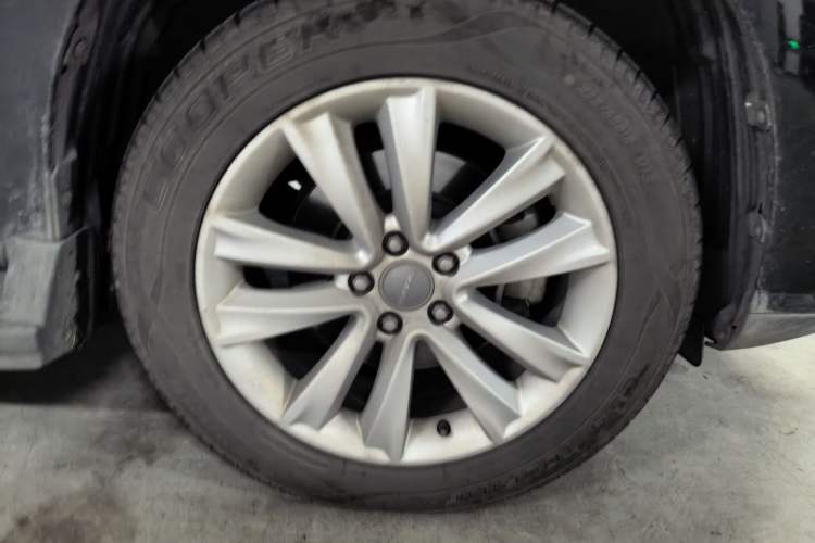 Used Haval H2 2015 1.5T Automatic Two-Wheel Drive Elite Edition Right Front Wheel Hub