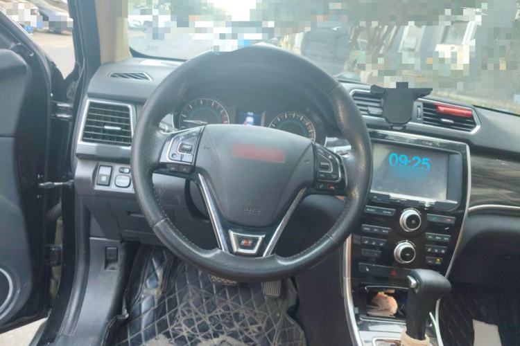 Used Haval H2 2015 1.5T Automatic Two-Wheel Drive Elite Edition Steering Wheel