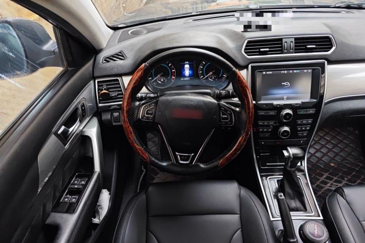 Used Haval H2 2015 1.5T Automatic Two-Wheel Drive Elite Edition Steering Wheel