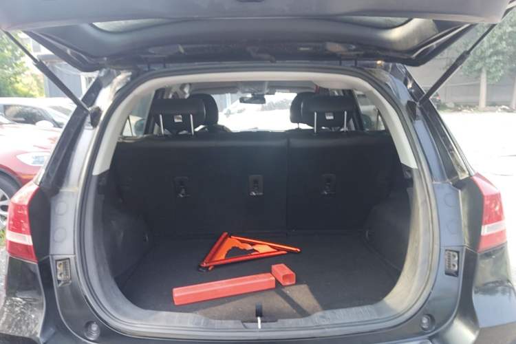 Used Haval H2 2015 1.5T Automatic Two-Wheel Drive Elite Edition Trunk