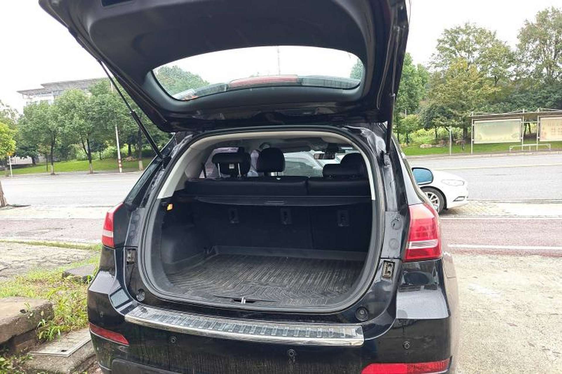 Used Haval H2 2015 1.5T Automatic Two-Wheel Drive Prestige Edition Trunk