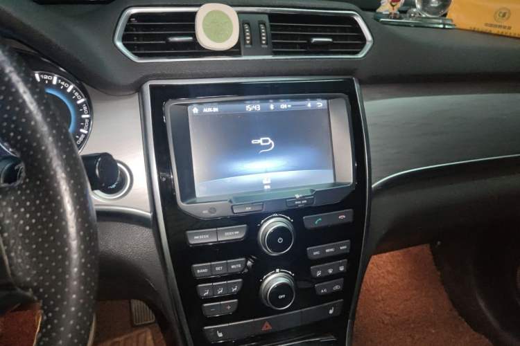 Used Haval H2 2015 1.5T Automatic Two-Wheel Drive Elite Edition Audio And AC Panel
