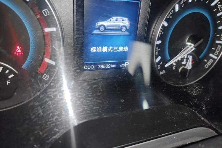 Used Haval H2 2015 1.5T Automatic Two-Wheel Drive Elite Edition Odometer Close Up