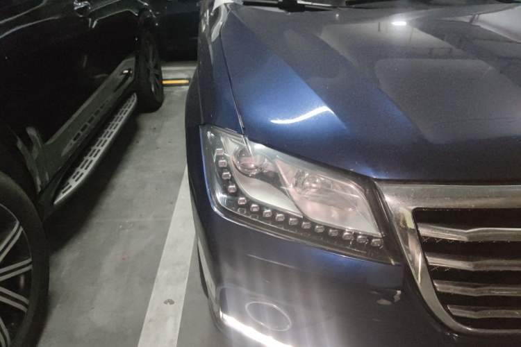 Used Haval H2 2015 1.5T Automatic Two-Wheel Drive Elite Edition Right Front Headlight