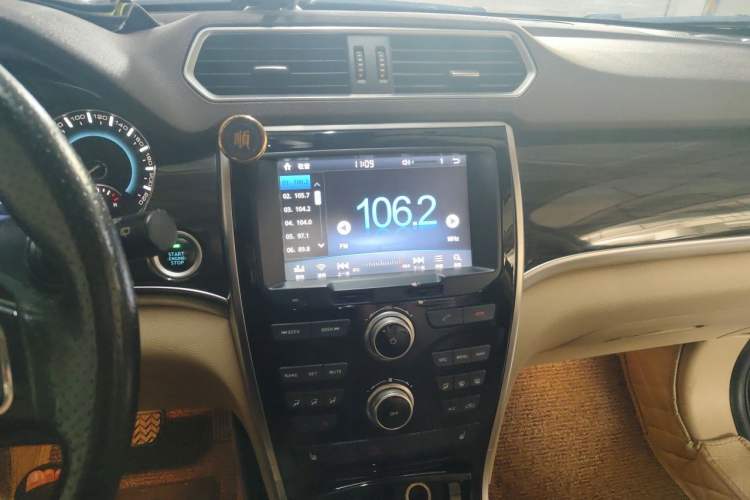 Used Haval H2 2015 1.5T Automatic Two-Wheel Drive Elite Edition Audio And AC Panel