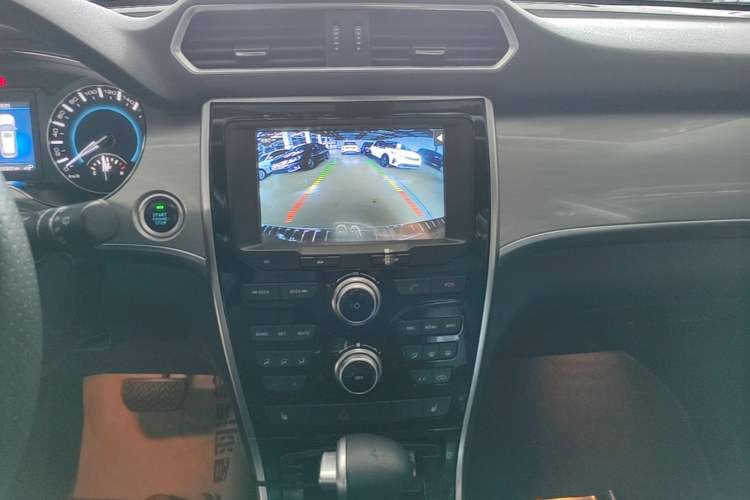 Used Haval H2 2015 1.5T Automatic Two-Wheel Drive Elite Edition Audio And AC Panel