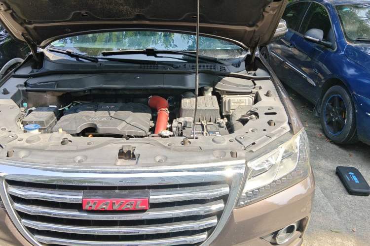 Used Haval H2 2015 1.5T Automatic Two-Wheel Drive Elite Edition Engine Bay Left