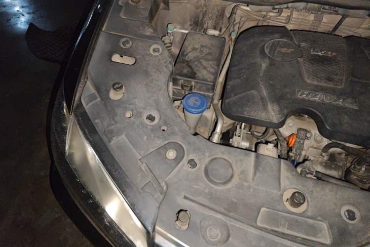 Used Haval H2 2015 1.5T Automatic Two-Wheel Drive Elite Edition Engine Bay Right