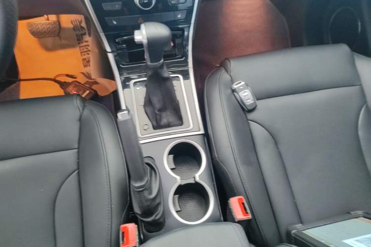 Used Haval H2 2015 1.5T Automatic Two-Wheel Drive Elite Edition Gear Lever