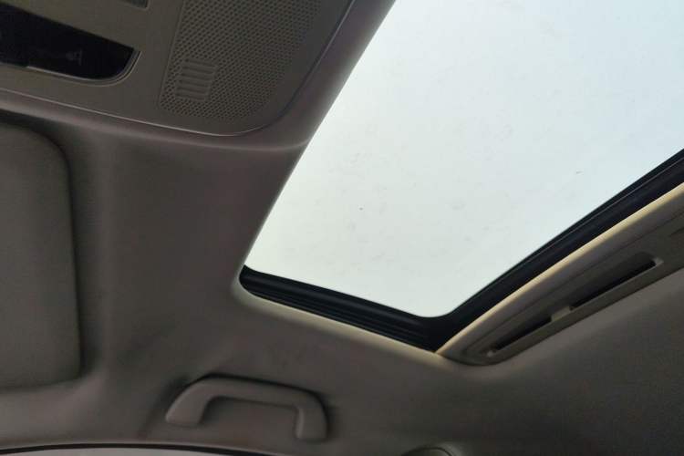 Used Haval H2 2015 1.5T Automatic Two-Wheel Drive Elite Edition Headliner
