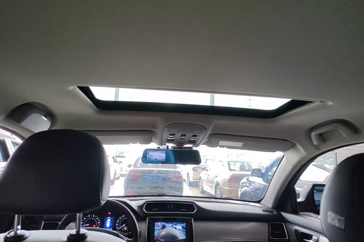Used Haval H2 2015 1.5T Automatic Two-Wheel Drive Elite Edition Headliner