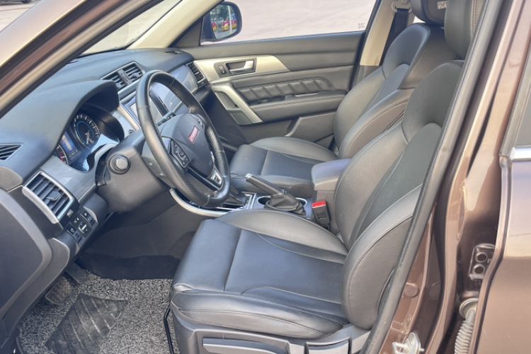 Used Haval H2 2015 1.5T Automatic Two-Wheel Drive Elite Edition Interior 2