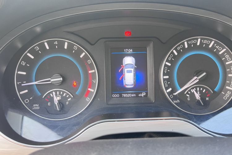 Used Haval H2 2015 1.5T Automatic Two-Wheel Drive Elite Edition Odometer Close Up