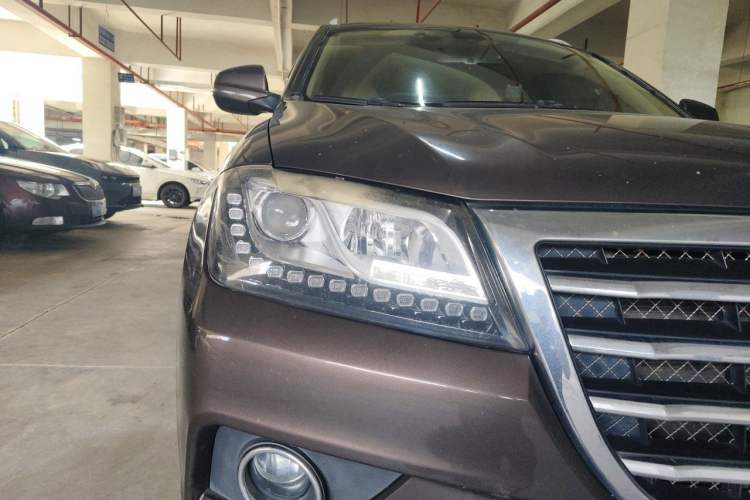 Used Haval H2 2015 1.5T Automatic Two-Wheel Drive Elite Edition Right Front Headlight