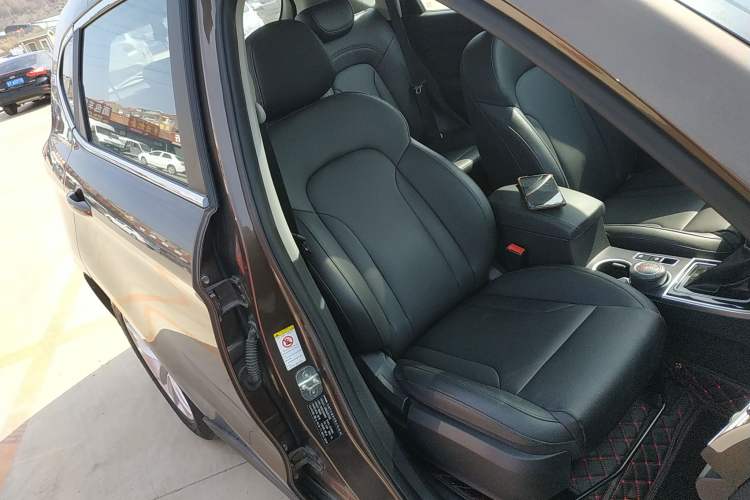 Used Haval H2 2015 1.5T Automatic Two-Wheel Drive Prestige Edition Right Front Seat
