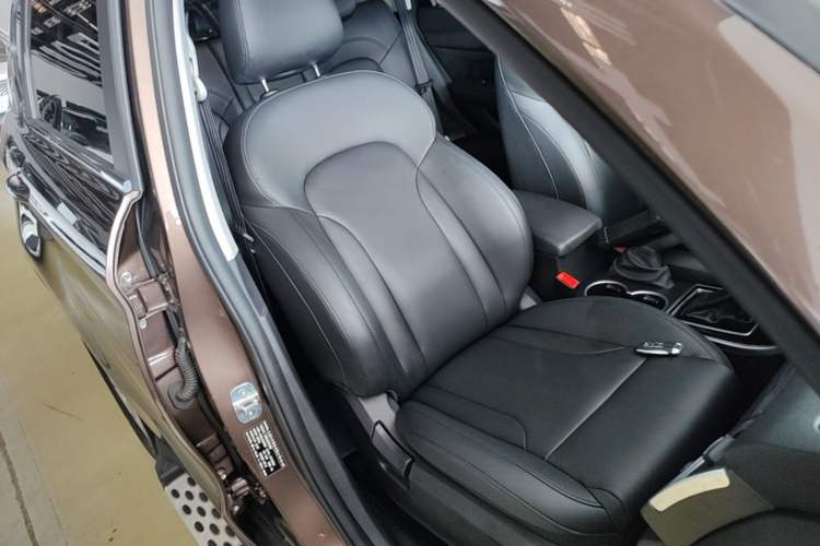 Used Haval H2 2015 1.5T Automatic Two-Wheel Drive Elite Edition Right Front Seat