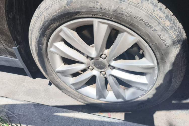 Used Haval H2 2015 1.5T Automatic Two-Wheel Drive Elite Edition Right Front Wheel Hub