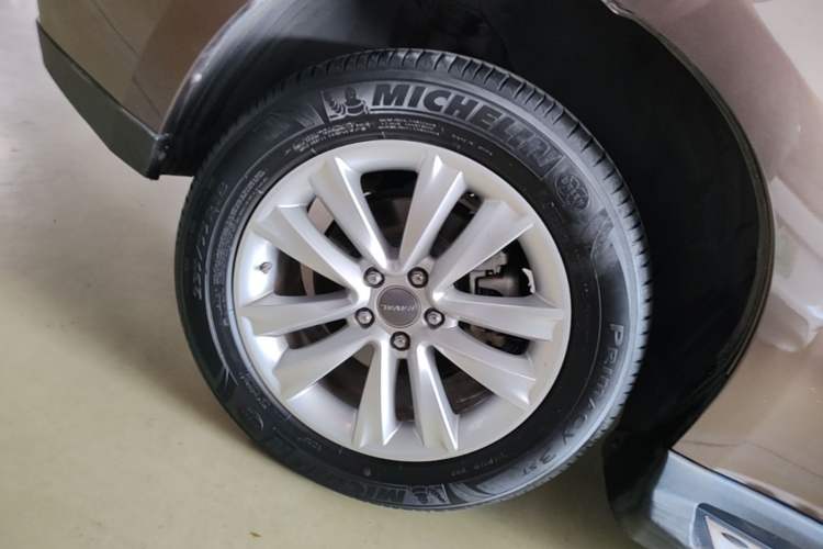 Used Haval H2 2015 1.5T Automatic Two-Wheel Drive Elite Edition Right Rear Wheel Hub