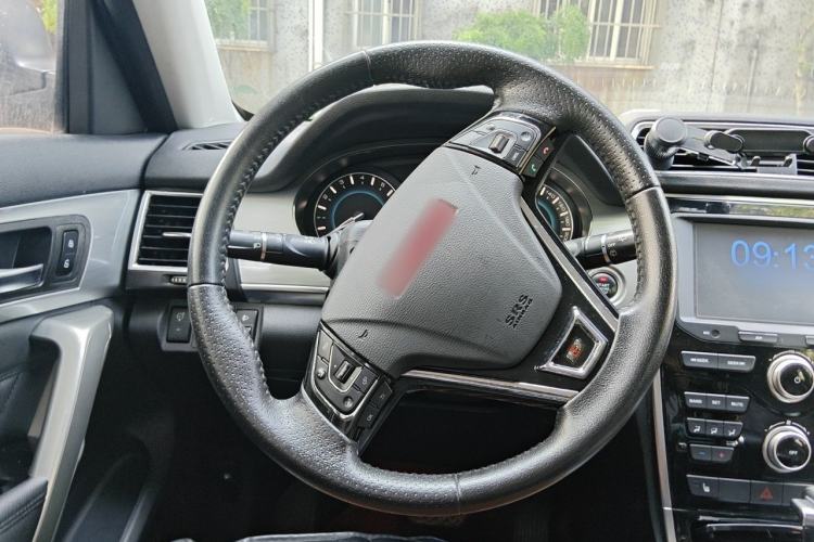 Used Haval H2 2015 1.5T Automatic Two-Wheel Drive Elite Edition Steering Wheel