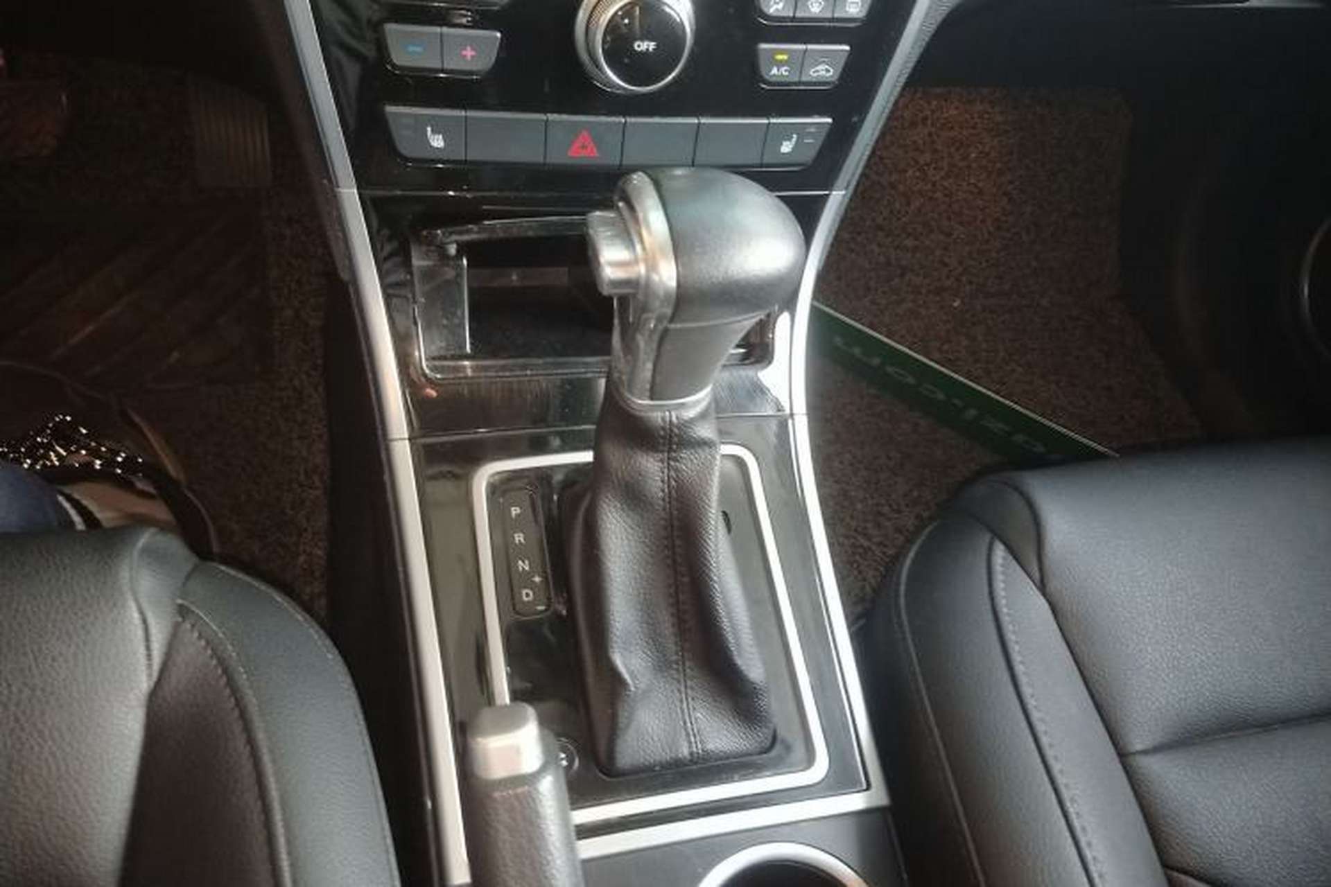 Used Haval H2 2015 1.5T Automatic Two-Wheel Drive Elite Edition Gear Lever