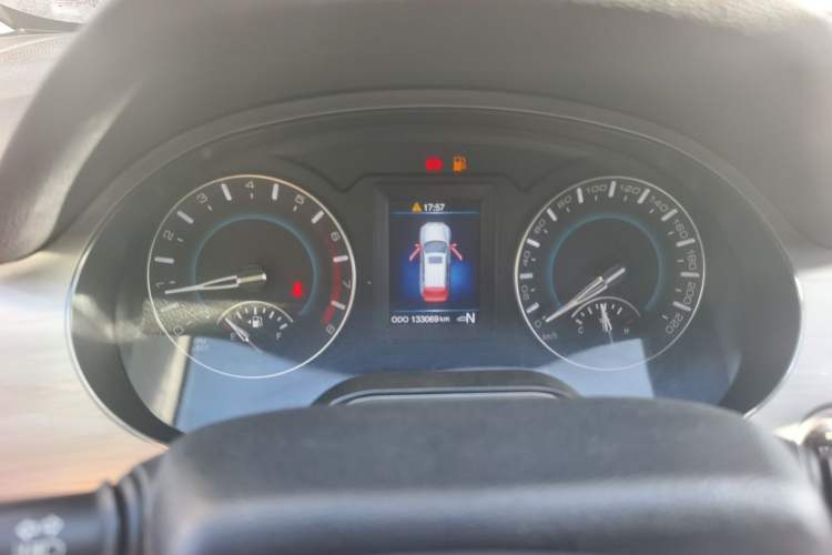 Used Haval H2 2015 1.5T Automatic Two-Wheel Drive Elite Edition Instrument Cluster